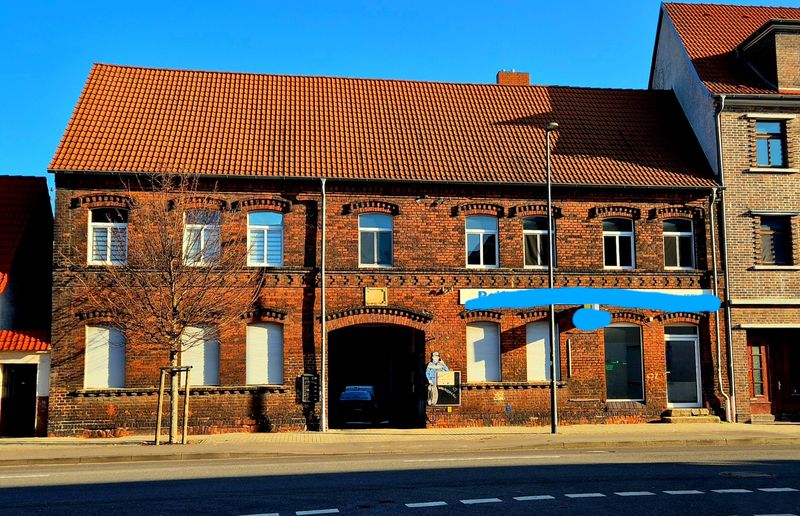 Bitterfeld - Wohn- und Geschäftshaus in Zentrumsnähe - Werkstatt und Wohnhaus